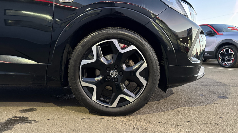 Vauxhall Grandland 1.5 Turbo D Ultimate 5dr Auto Diesel Hatchback